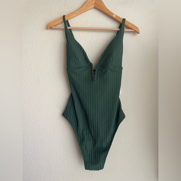 Shade & Shore Swim Shade Shore Forest Green One Piece V Wire